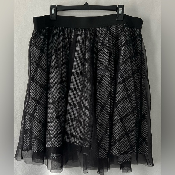 Torrid Size 3 Black Mesh Skater Skirt - Picture 1 of 12